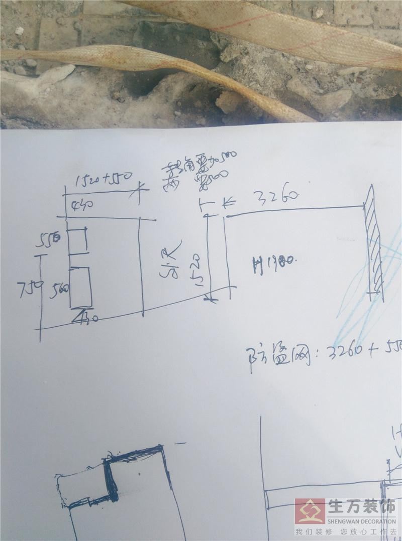 防盗网预留逃生窗口。